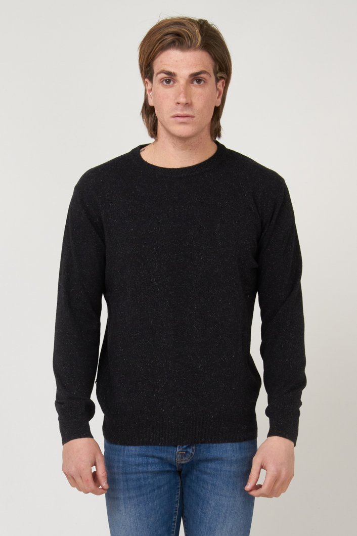 SWEATER - BLACK