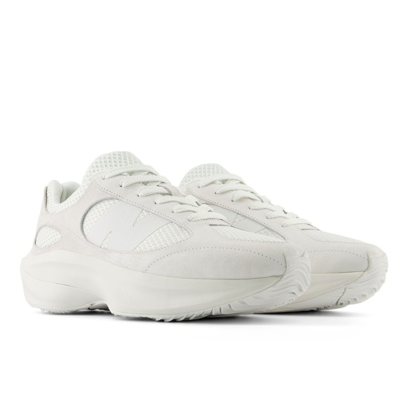 SNEAKERS - REFLECTION