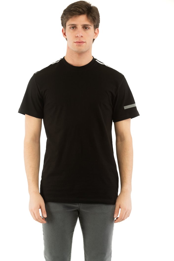 T-SHIRT - BLACK