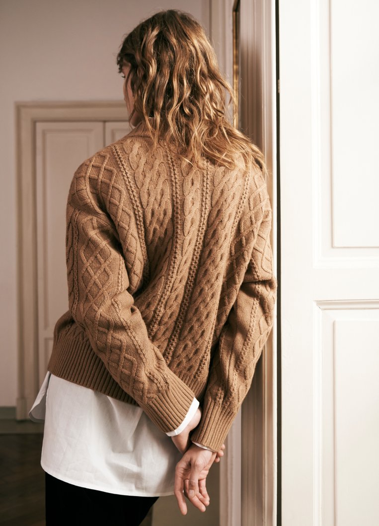 SWEATER - LIGHT BROWN