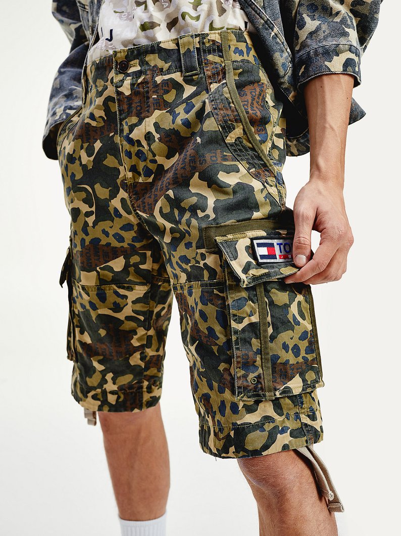 SHORTS - GREEN CAMO PRINT